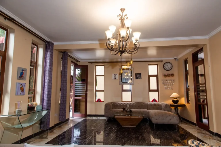 Tulia Lodge & Boutique